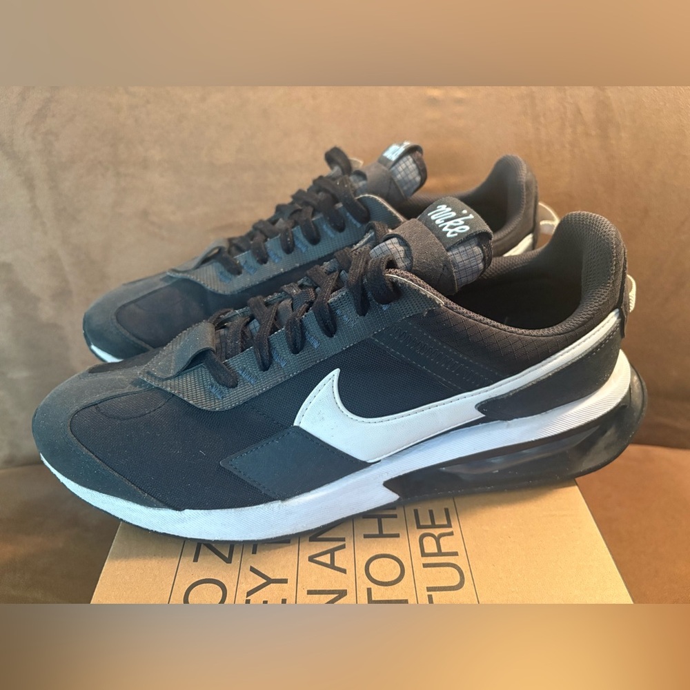 Air Max Pre-Day, Men’s size 11